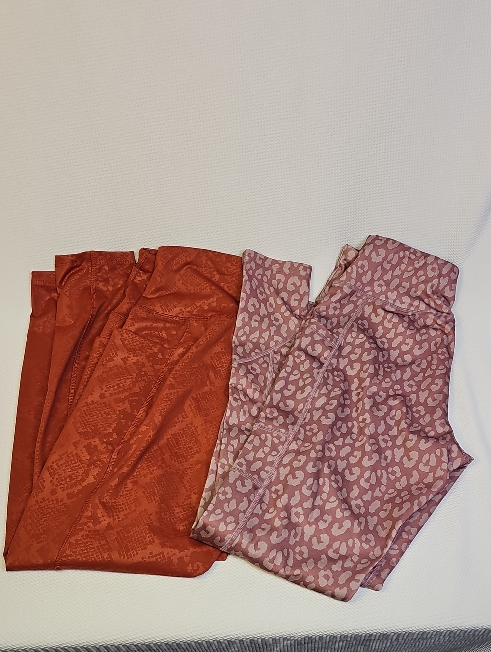 High-Rise Two-Tone Leggings in Rust and Mauve - Versatile Activewear
